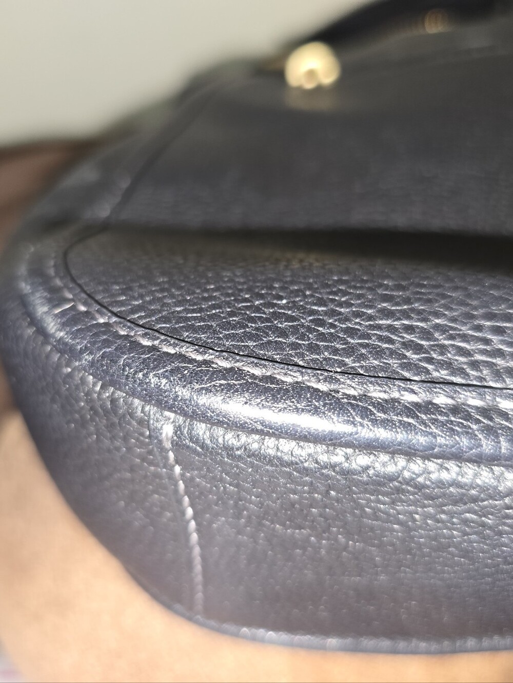 Classic Chaise Black Leather Crossbody Bag - Picture 6 of 9